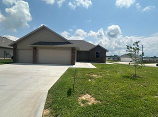 110 E Melton Cir, Ozark, MO 65721
