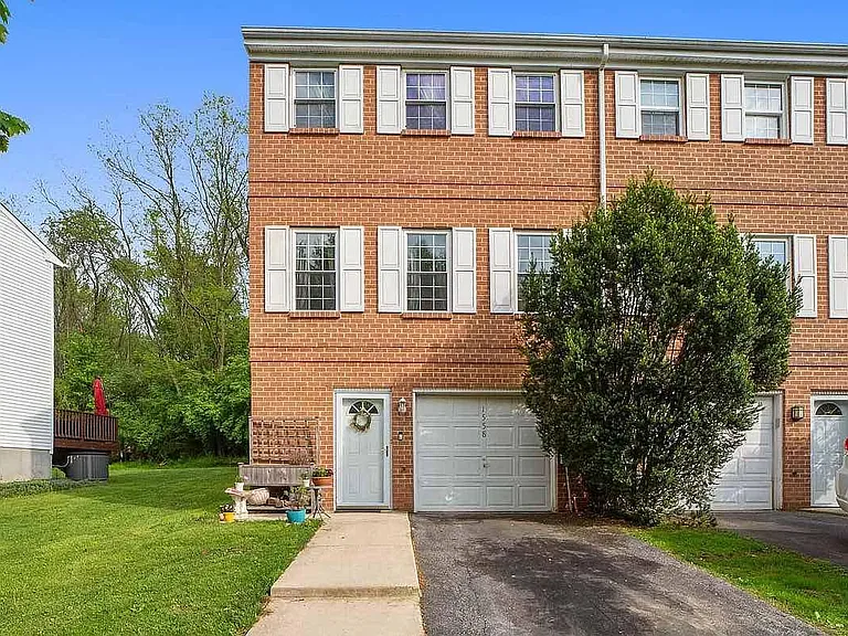15 Coventry Ln — Photo 13