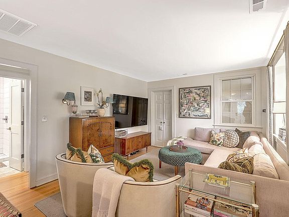5th image of 1669 Pearlott St #B