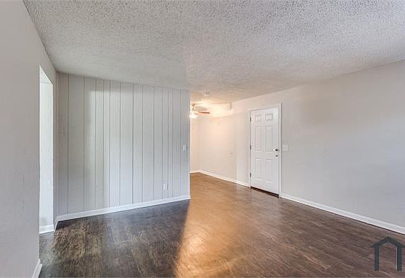 5th image of 2400 N Nottingham Way #414