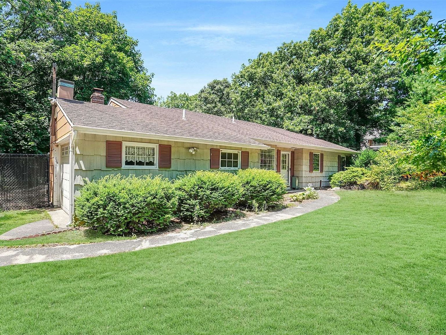 556 Bicycle Path, Port Jefferson Station, NY 11776 Zillow