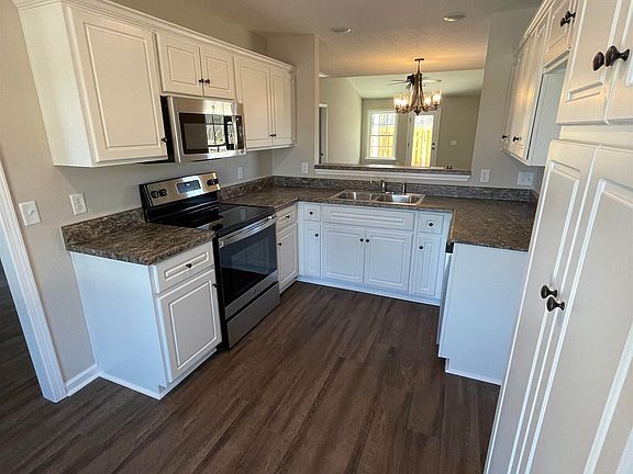 3rd image of 106 Burktown Dr