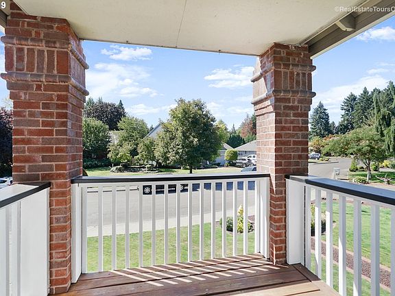 2nd image of 348 SE 21st Pl