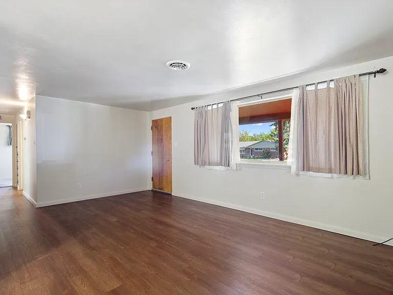 680 Borah Ave — Photo 11