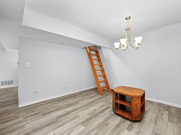 5th image of 13531 Lamon Ave APT 209