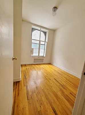 Rented by Bond New York | media 2