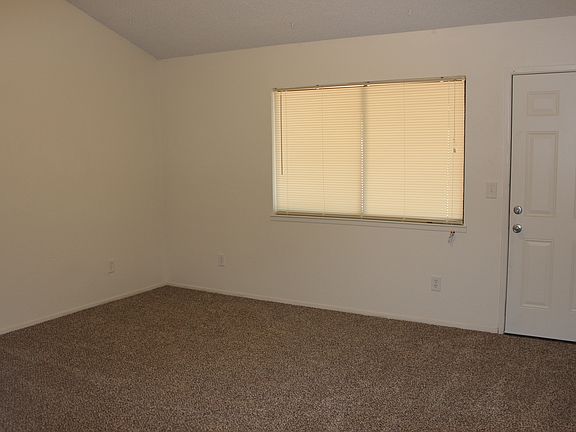 5th image of 8309 Eakins Dr