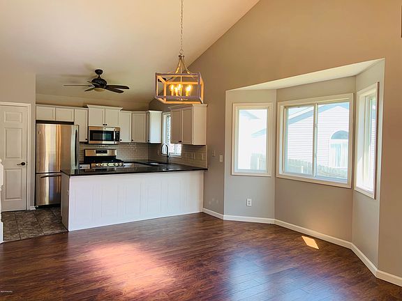 5th image of 4696 Crosswinds Dr SE