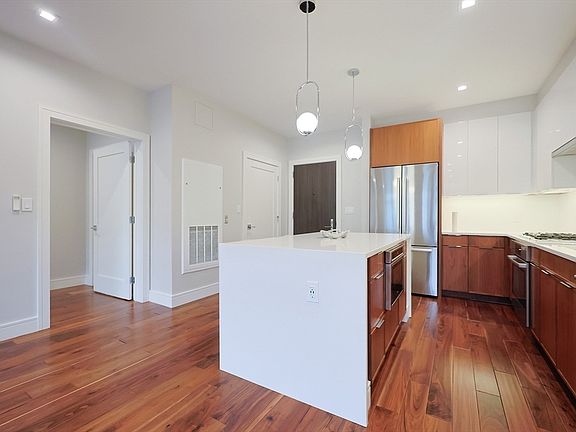4th image of 99 Sumner St #312