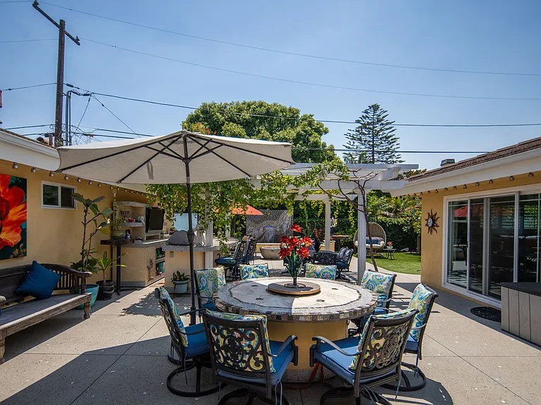 1040 Alameda Blvd — Photo 5