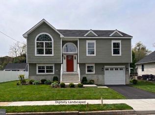 8 Oxford Ave, Gloucester City, NJ 08030
