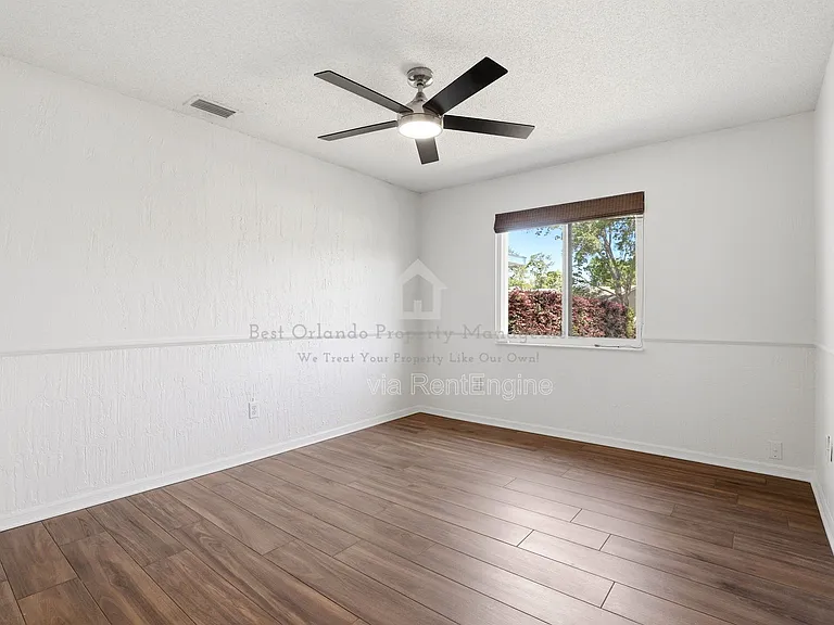 7326 Wethersfield Dr — Photo 14