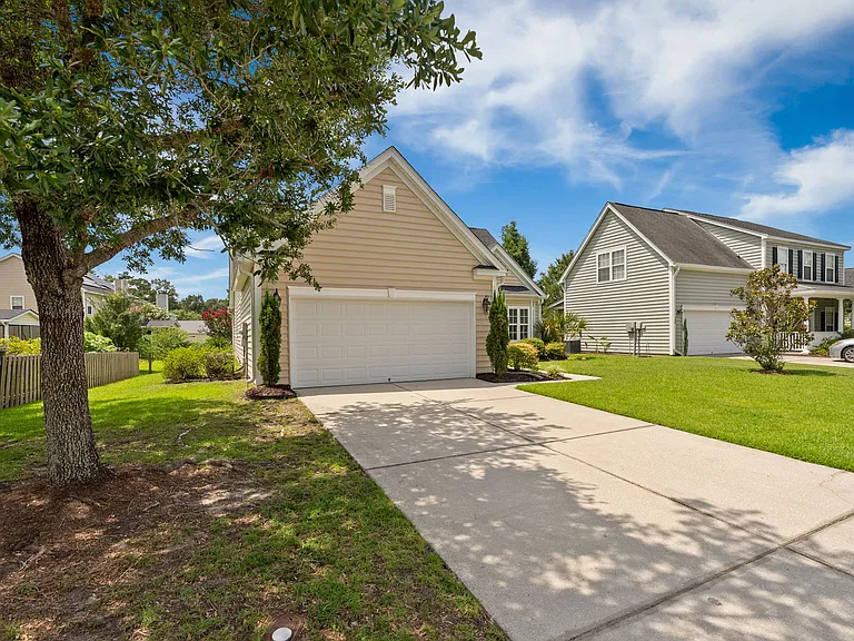 136 Gathering Island Rd — Photo 4