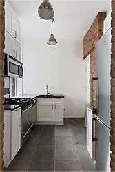 Rented by Weinstein Realty Group