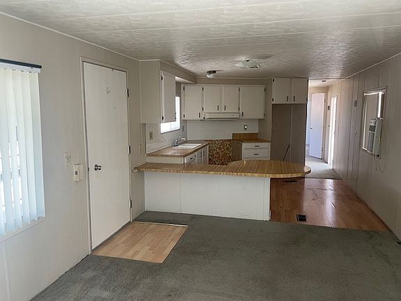 3rd image of 39335 Vineland St