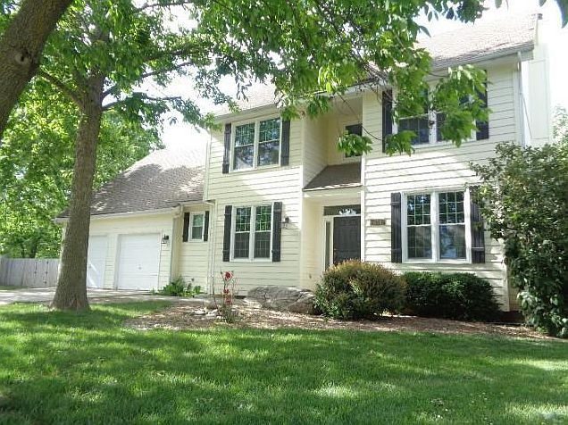 1st image of 656 NW Brookhaven Dr