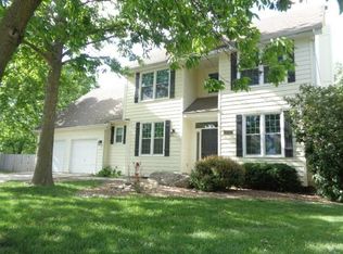 656 NW Brookhaven Dr, Lees Summit, MO 64081