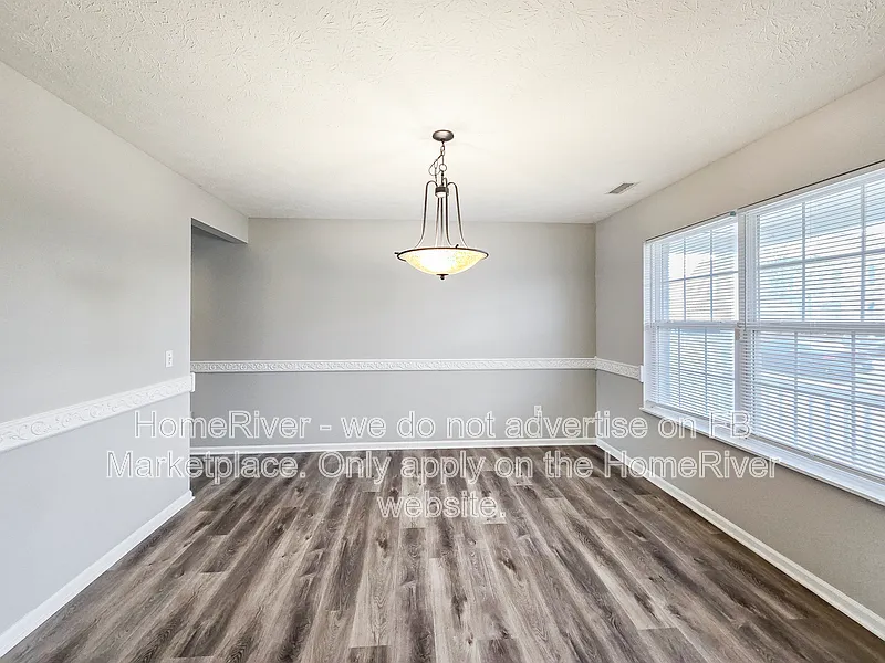 4 bed, 2.5 bath, 2890 sqft, $2,495 — Photo 3