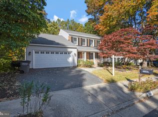 7582 Seabrook Ln, Springfield, VA 22153