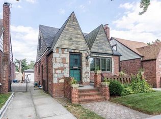 6489 84th Pl, Middle Village, NY 11379
