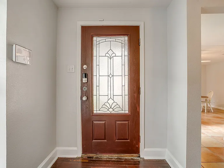 3256 Greene Ave — Photo 4
