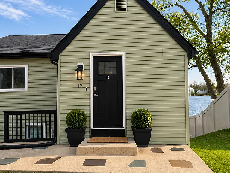 13 Edgewater Ave #B — Photo 1