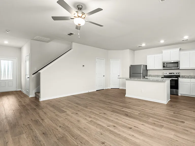 Delano Estates — Photo 44