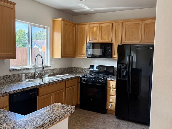 2nd image of 1021 Fairmont Ct