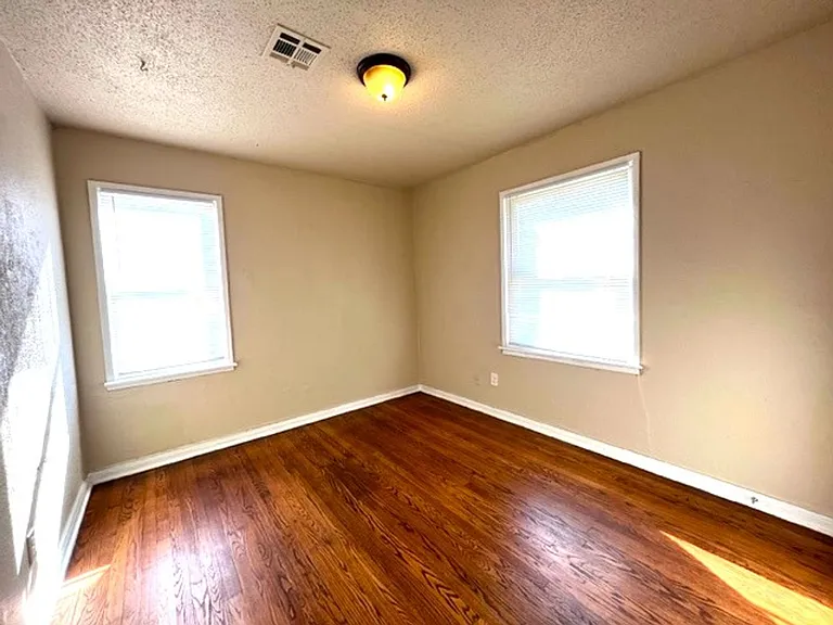 2329 Mustang St — Photo 20