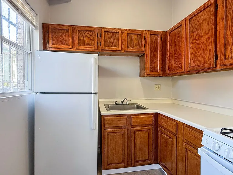 77 Green St #79 — Photo 9