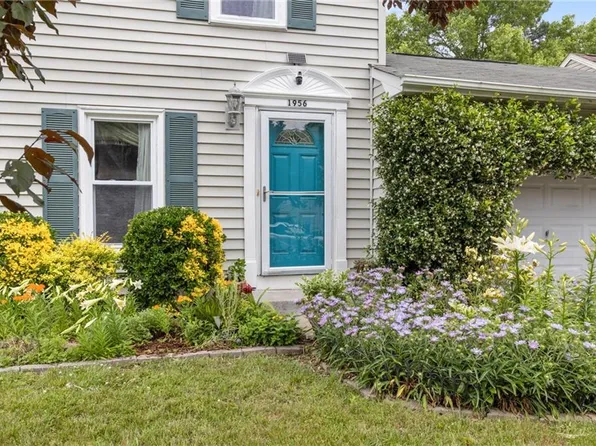 1956 Stillwood Ln, Virginia Beach, VA 23456