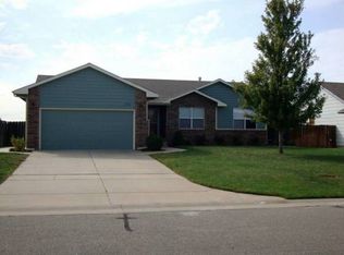 1703 N Prairie Run Cir, Mulvane, KS 67110