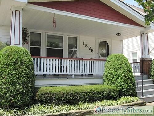 2nd image of 1536 Rosewood Ave