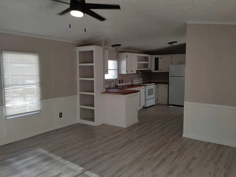 3 bed, 2.0 bath, $1,125 — Photo 3