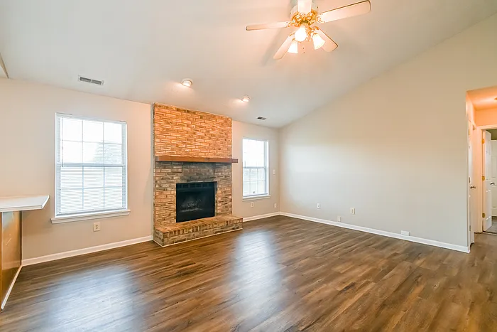 3 bed, 2.0 bath, 1200 sqft, $1,595 — Photo 4