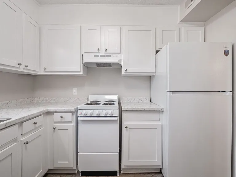 Blueberry Hill Apartments — Photo 44