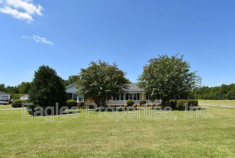 1509 Highway 91 N — Photo 1
