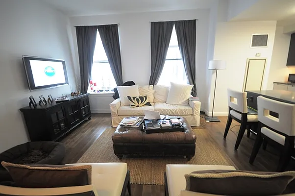 Rented by Century 21 NY Metro | media 8