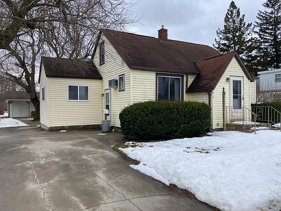 2nd image of 616 Bartlett St