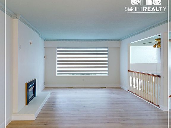 03_20834 Mcfarlane Ave_Spacious Living room_06272025