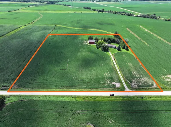 2161 Jasper Ave, New Hampton, IA 50659