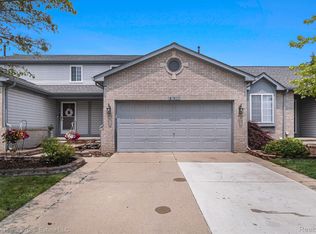 21930 Quail Ridge Dr N, Riverview, MI 48193