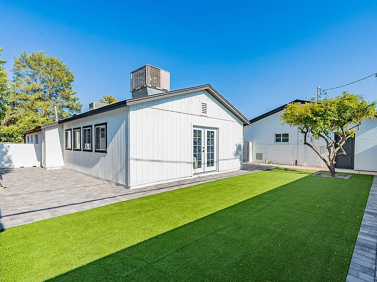 7328 N 7th Ave — Photo 5