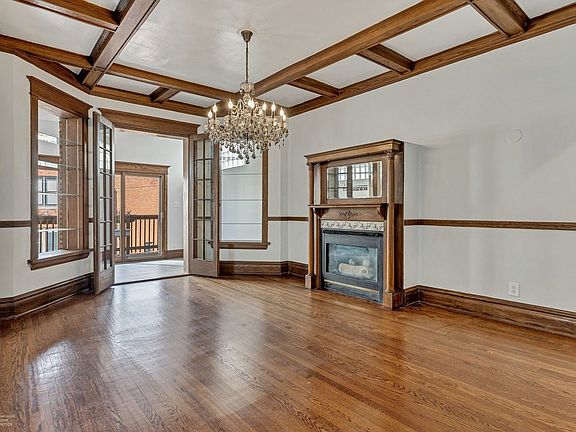 5th image of 434 W Oakdale Ave