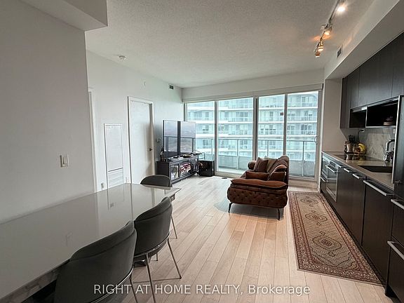 4th image of 115 McMahon Dr E #1005