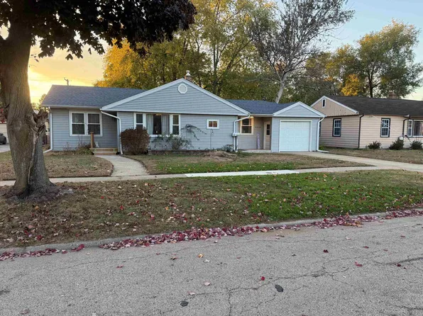 6320 John St, Loves Park, IL 61111