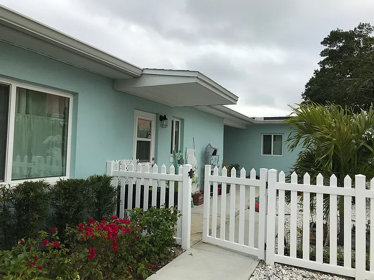 175 110th Ave — Photo 4