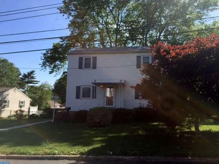 133 Yates Ave photo 1