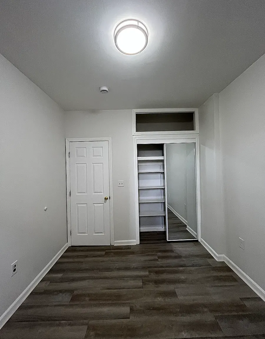 2 bed, 800 sqft, $2,000 — Photo 3
