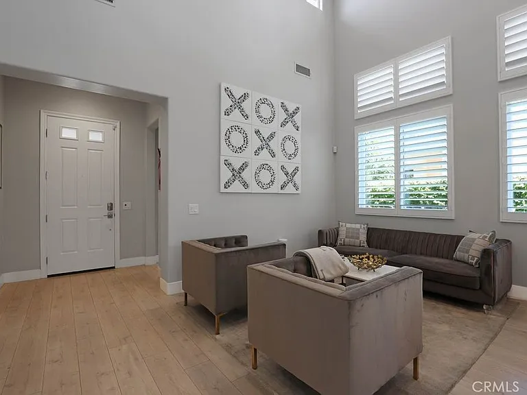 57 Laurelhurst Dr — Photo 6